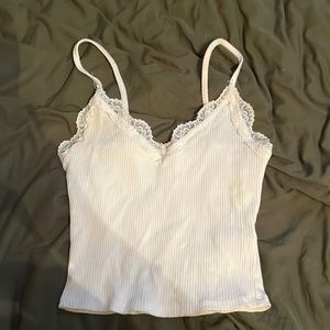 garage white cropped tank top with lace design